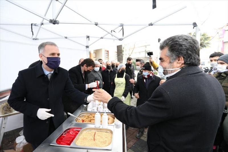 REGAİP KANDİLİ HELVA İKRAMLARIYLA TATLANDI