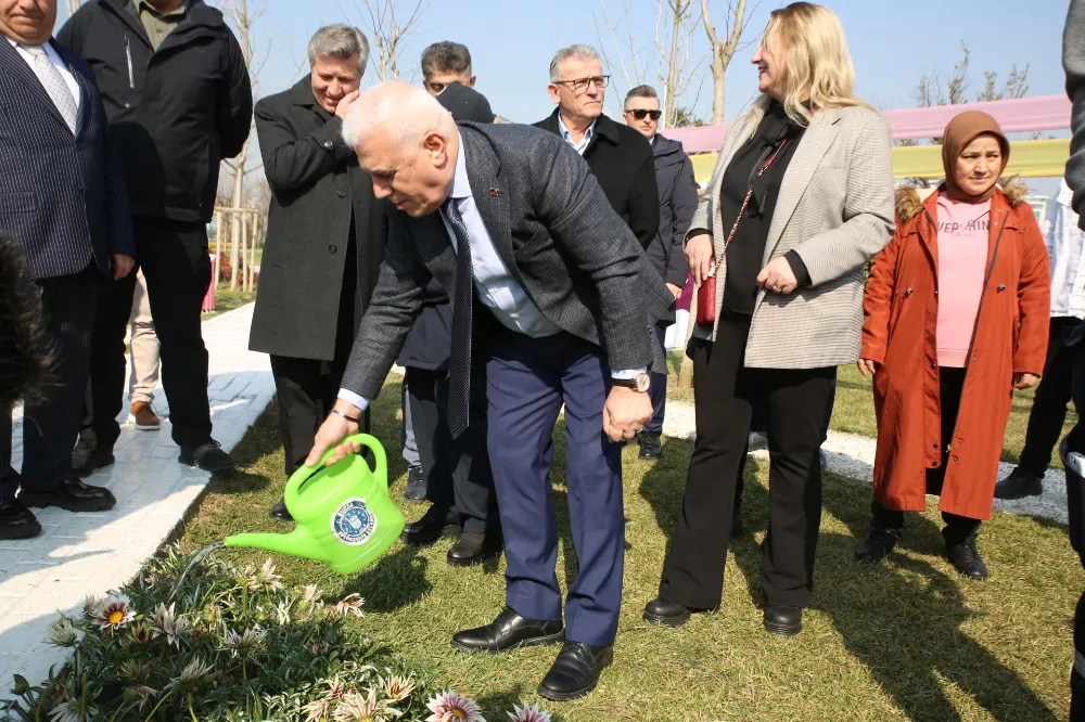 Kadınlar Günü’nde çiçekler toprakla buluştu