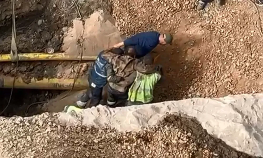 İşçi göçük altında kaldı