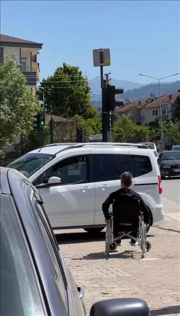 Engelli Bireylerin Trafikte Yaşadığı Zorluklar Farkındalık Videosu İle Gündeme Getirildi