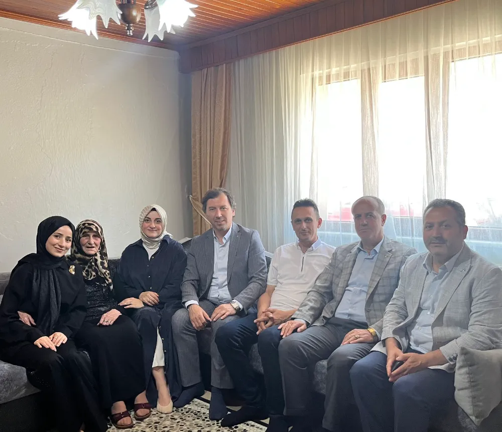 Ak parti bayramda onları unutmadı