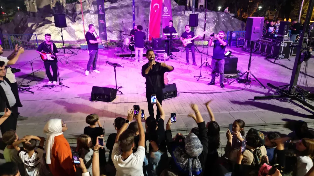 Yaz Etkinlikleri Aydın Şahin Konseriyle Devam Etti